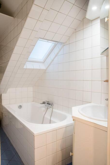 Spacious Studio In Paris Hyper Center - Smart Tv & Wifi - 4P 외부 사진